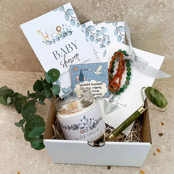 Fiú babaváró box tartalma