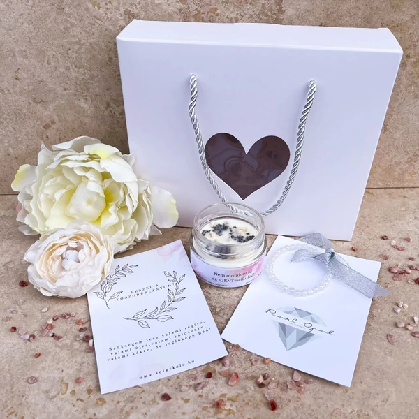 Koszorúslány felkérő ajándékbox tartalma