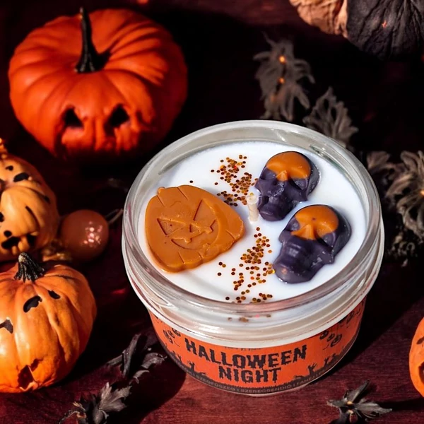 Kép 2/3 - Halloween night sütők illatú gyertya