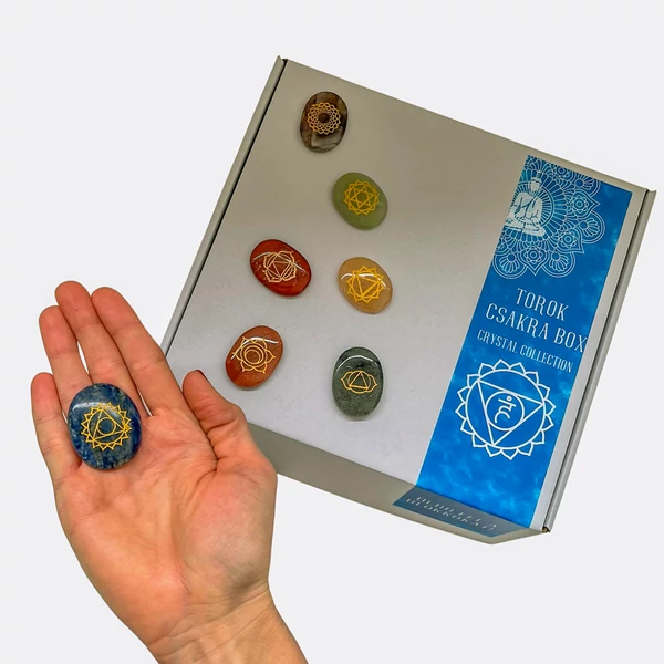 Kép 2/2 - Torok csakra box ajándék marokkővel
