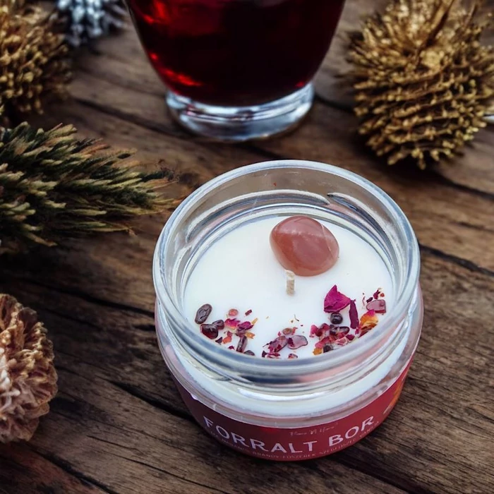 Forralt bor szójaviasz illatgyertya ásvány díszítéssel