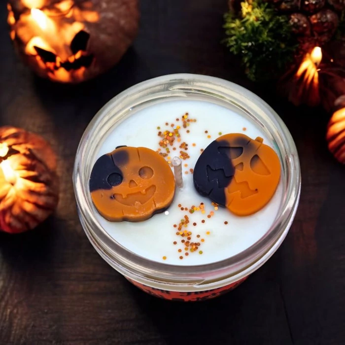 Happy Halloween szójaviasz illatgyertya pumpkin díszítéssel